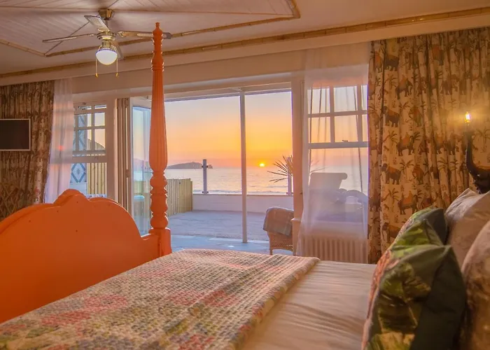 Tolcarne Beach Colonial Restaurant&Rooms